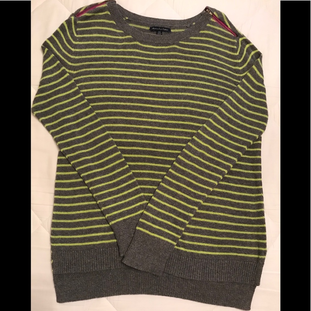 American Eagle sweater